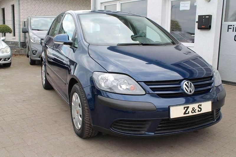 Blau Gebraucht 2005 VW Golf V Trendline Limousine | 3.700 € (Teuer) - Bild 1/3