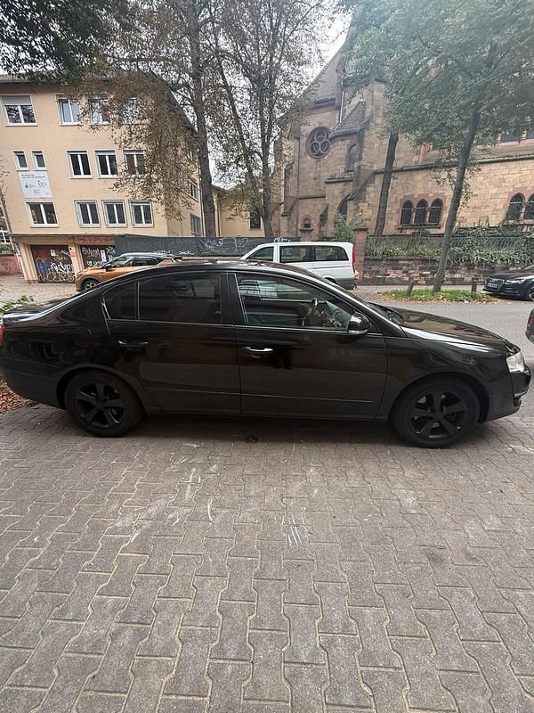 Gebraucht VW Passat 116 PS (85 kW) 2005 Schwarz Limousine