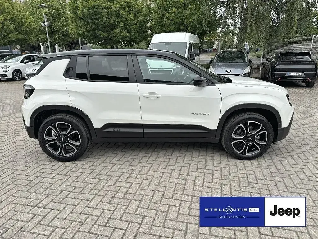Neu Jeep Avenger Summit 101 PS (74 kW) 2026 Schwarz SUV