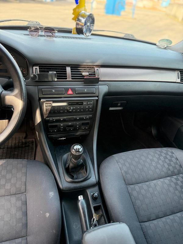 Gebraucht Audi A6 125 PS (91 kW) 2000 Limousine