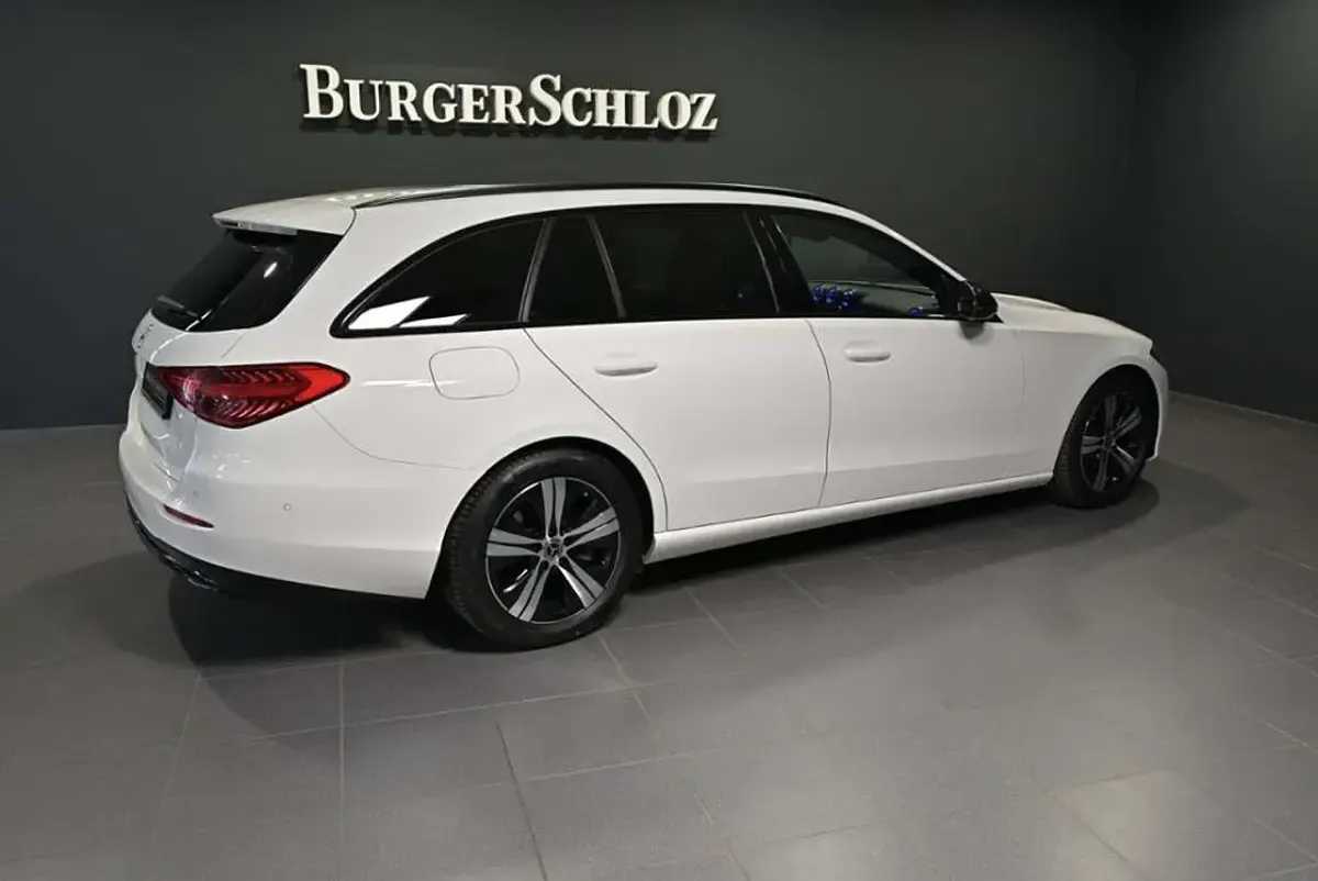 Gebraucht Mercedes C200 163 PS (119 kW) 2023 Polarweiß uni Limousine