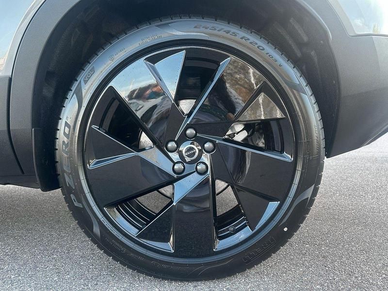 Neu Volvo XC40 Plus 163 PS (119 kW) 2025 Vapour grey SUV