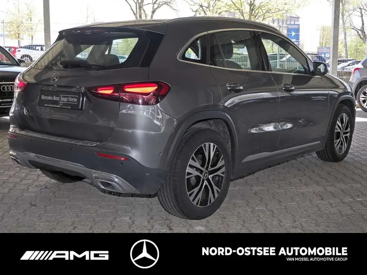 Gebraucht Mercedes GLA200 Progressive 150 PS (110 kW) 2025 Metalliclack mountaingrau SUV