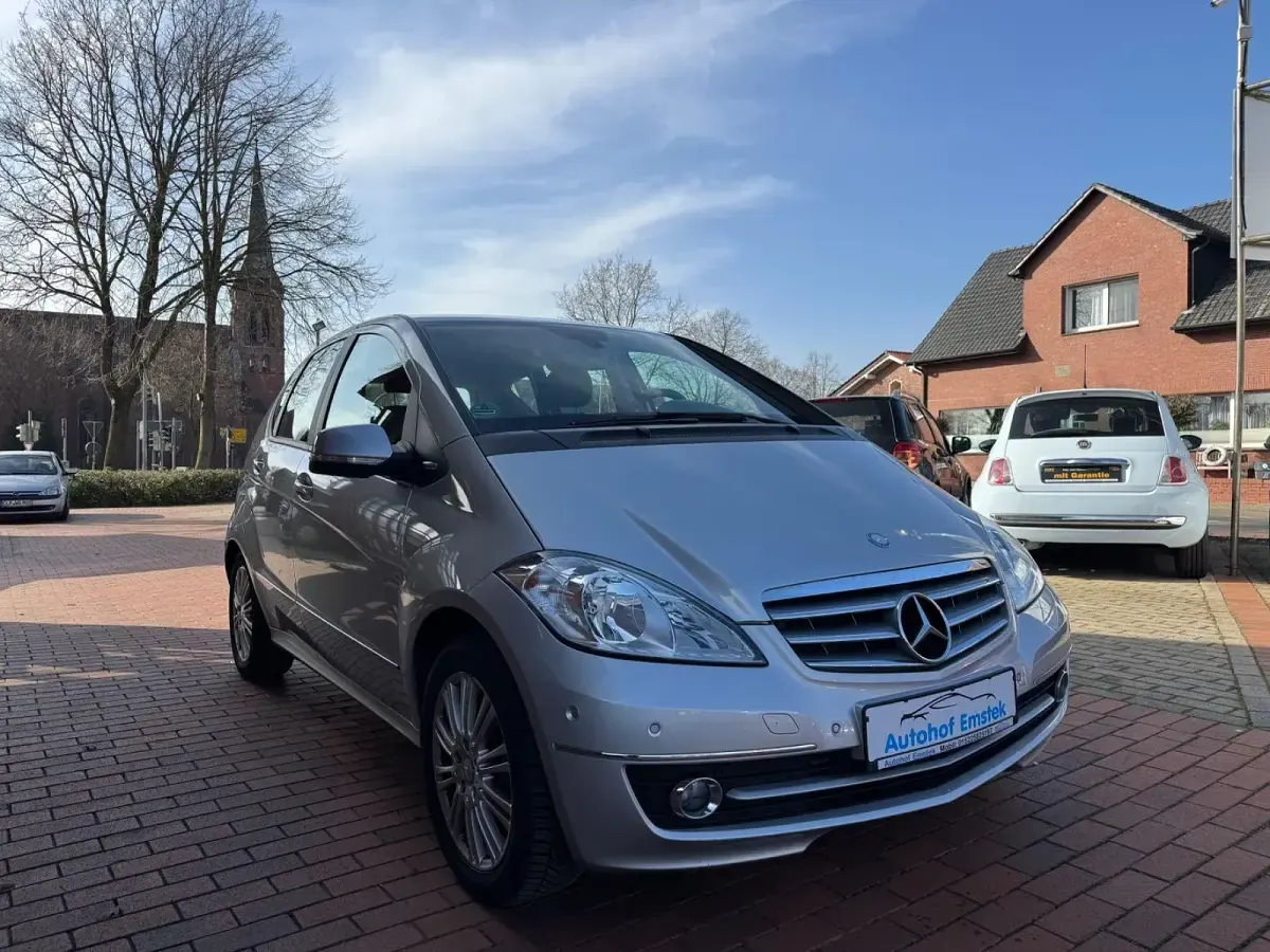 Gebraucht Mercedes A180 109 PS (80 kW) 2010 Silber Kleinwagen