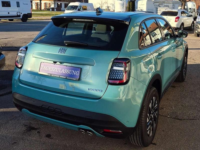 Neu Fiat 600 136 PS (100 kW) 2025 Aqua blau SUV