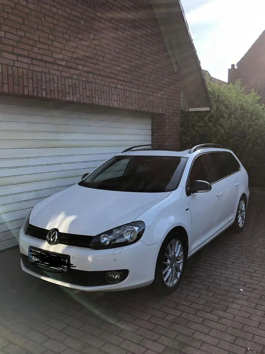 Gebraucht VW Golf VII 105 PS (77 kW) 2012 Weiß Kombi