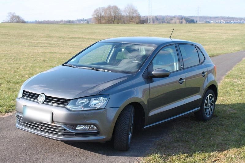 Gebraucht VW Polo Sound 90 PS (66 kW) 2017 Grau Kleinwagen