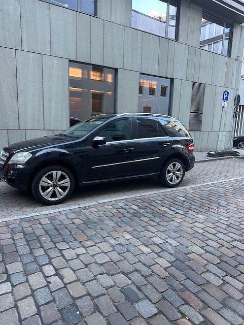 Gebraucht Mercedes ML280 190 PS (139 kW) 2009 Schwarz SUV