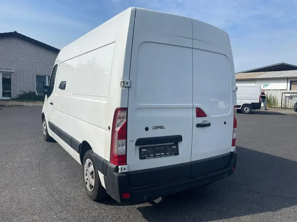 Second-hand Opel Movano 101 CP (74 kW) 2012 Alb Monovolum