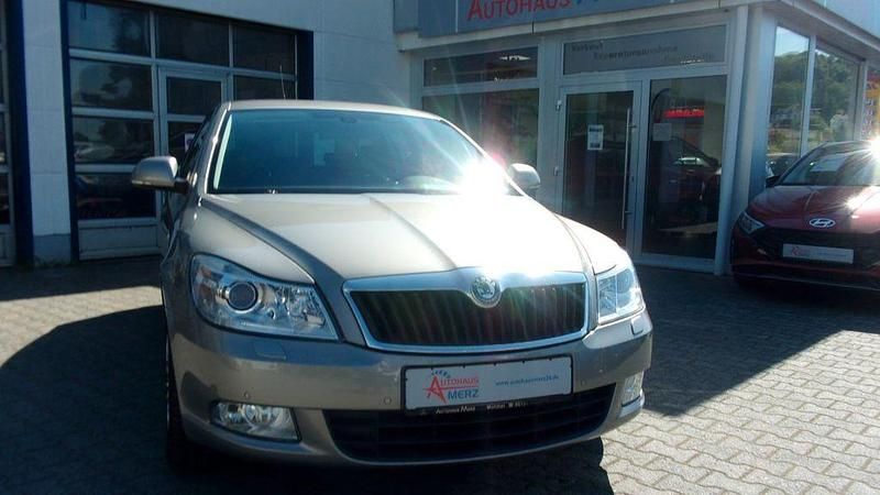 Gebraucht Skoda Octavia LAURIN & KLEMENT 160 PS (117 kW) 2009 Beige Kombi