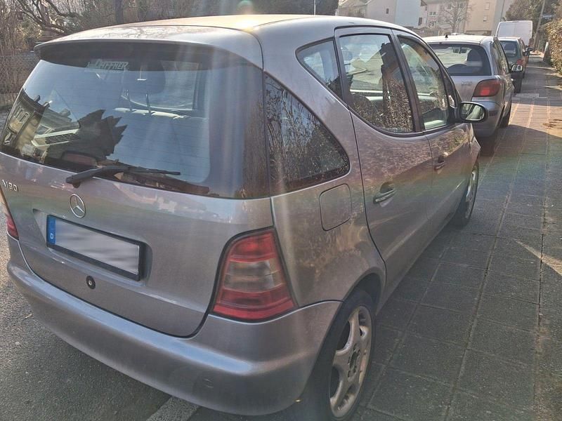 Gebraucht Mercedes A190 125 PS (91 kW) 2000 Silber Van / Kleinbus
