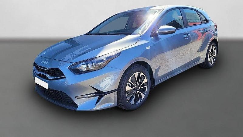 Lunarsilber Neu 2025 Kia Ceed Kleinwagen | 22.790 € (Fairer Preis) - Bild 1/4