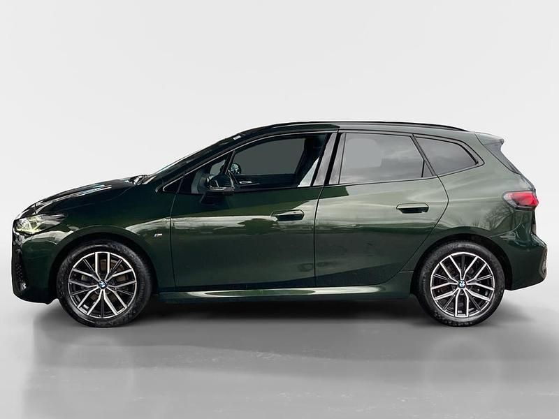 Gebraucht BMW 220 Active Tourer M Sport 156 PS (114 kW) 2022 Sanremo green metallic Van / Kleinbus