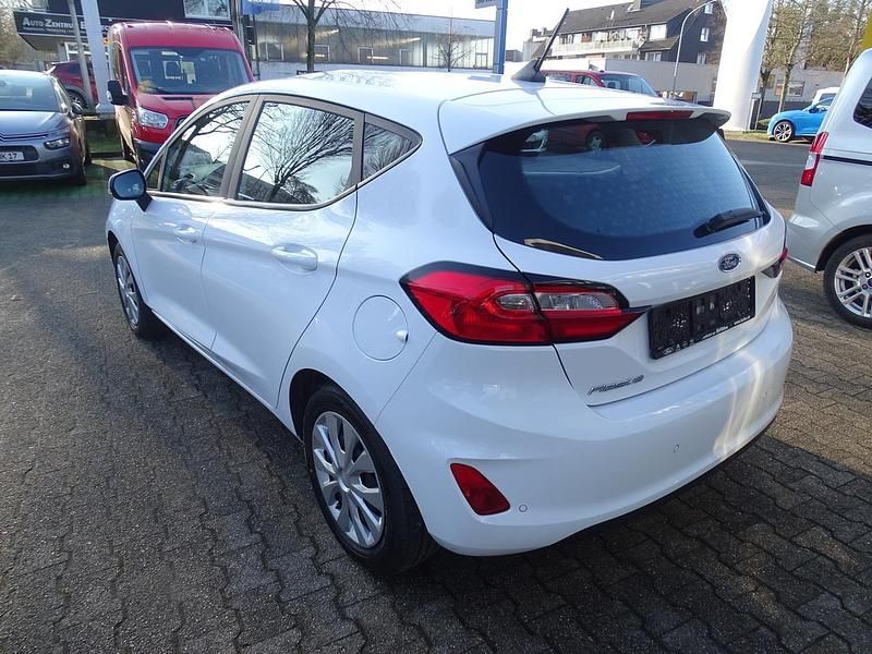 Gebraucht Ford Fiesta Cool & Connect 101 PS (74 kW) 2022 Weiß