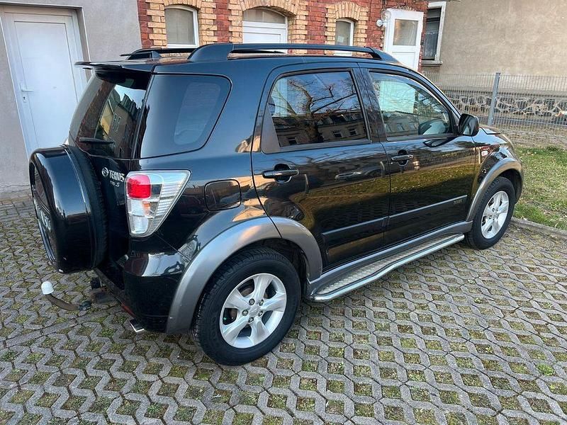 Gebraucht Daihatsu Terios 105 PS (77 kW) 2010 Schwarz SUV