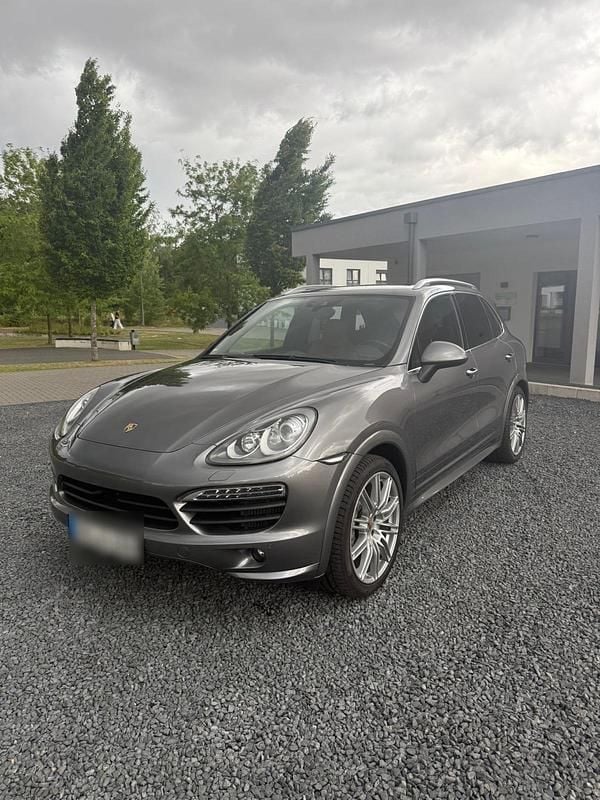 Grau Gebraucht 2013 Porsche Cayenne S SUV | 28.000 € (Guter Preis) - Bild 1/4