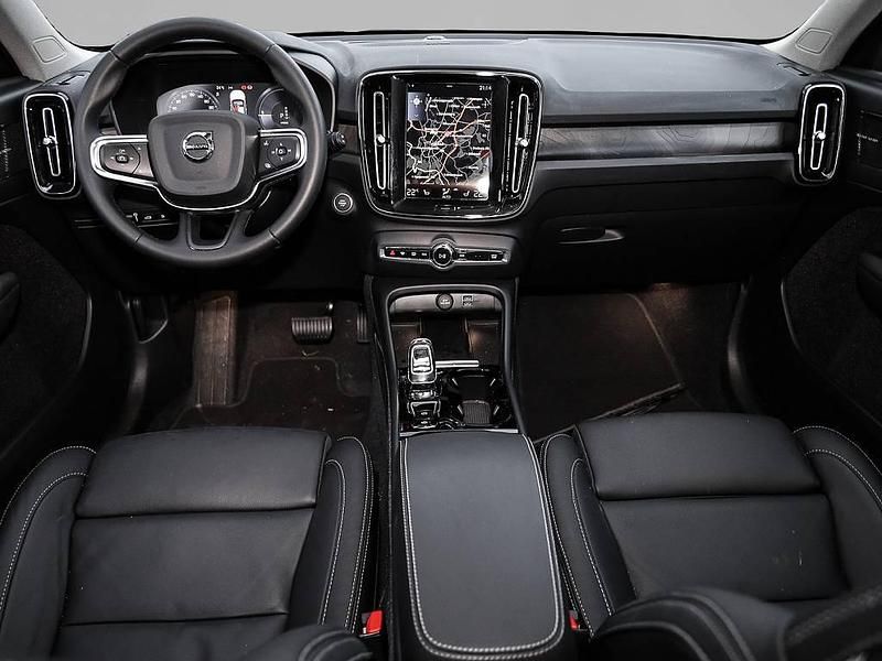 Gebraucht Volvo XC40 Plus 211 PS (155 kW) 2023 Weiß SUV