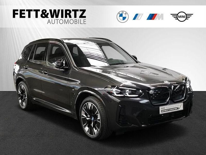 Grau Gebraucht 2023 BMW iX3 Shadowline SUV | 49.490 € (Guter Preis) - Bild 1/3