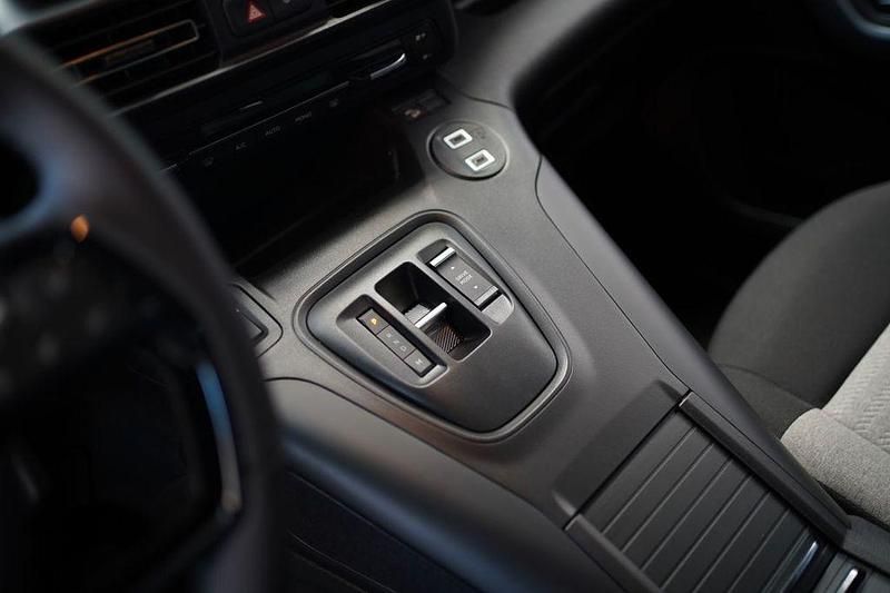 Neu Citroën Berlingo 131 PS (96 kW) 2025 Weiß Van / Kleinbus