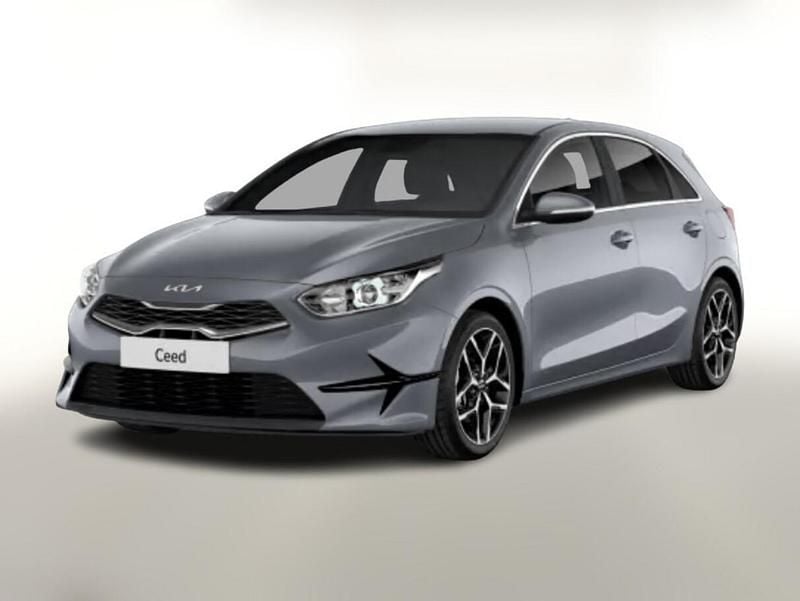 Neu Kia Ceed 140 PS (102 kW) 2026 Silber Kleinwagen
