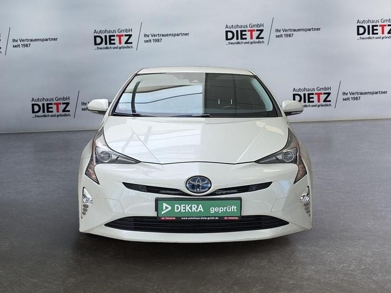 Gebraucht Toyota Prius Executive 122 PS (89 kW) 2016 Weiß Limousine