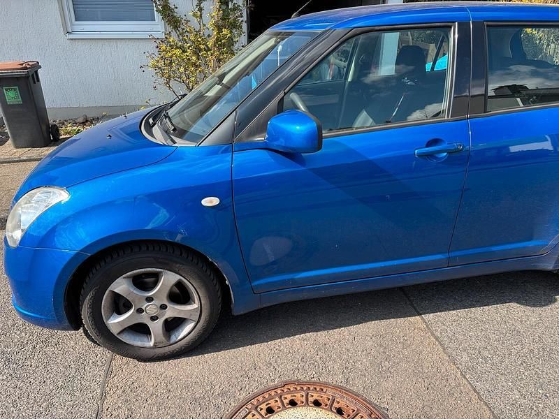 Gebraucht Suzuki Swift 92 PS (67 kW) 2006 Blau Kleinwagen