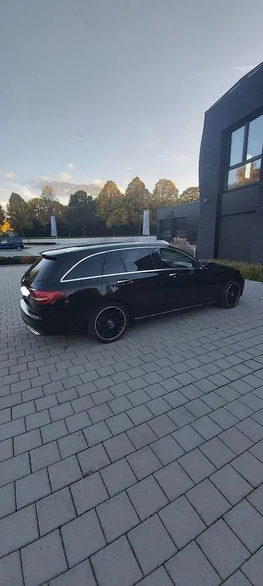 Używany Mercedes C250 204 KM (150 kW) 2014 Czarny Kombi