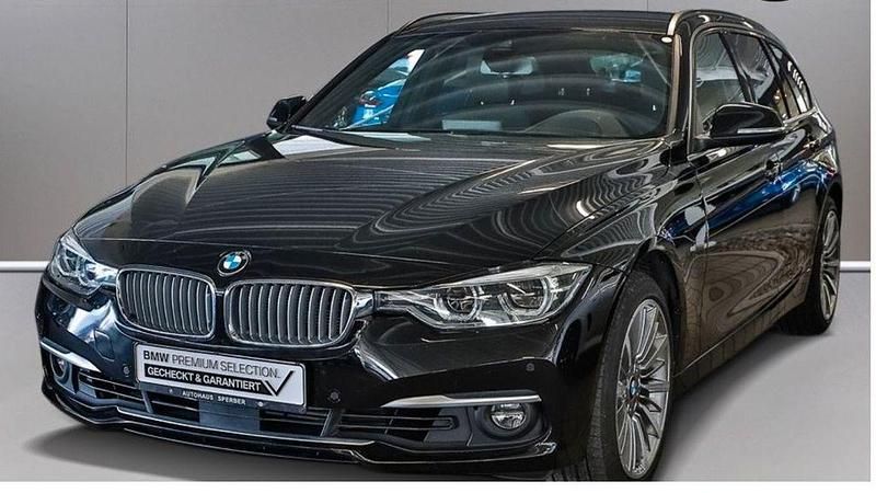 Schwarz Gebraucht 2019 BMW 330 Luxury Line Kombi | 19.500 € (Fairer Preis) - Bild 1/4