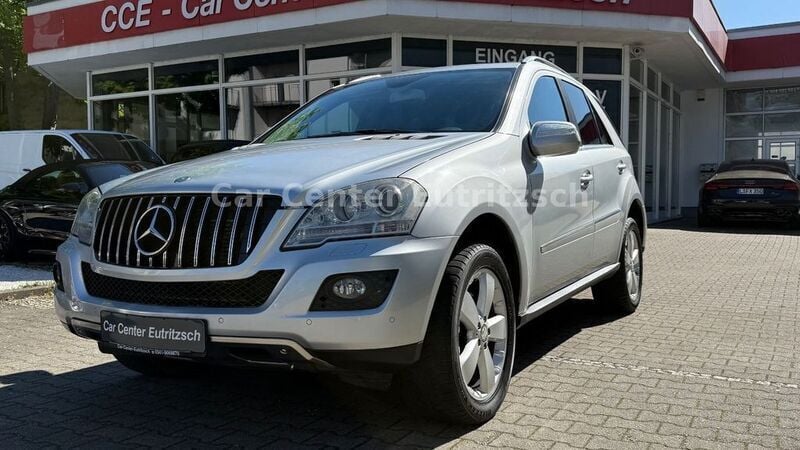 Iridiumsilber metalliclack Gebraucht 2009 Mercedes ML320 Sport SUV | 8.999 € (Superpreis) - Bild 1/4