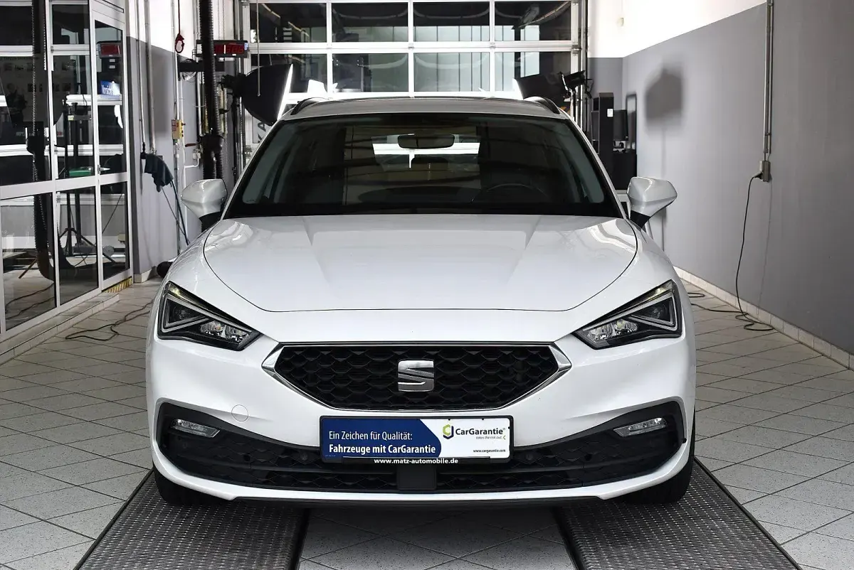 Gebraucht Seat Leon Style 150 PS (110 kW) 2021 Weiß Kombi