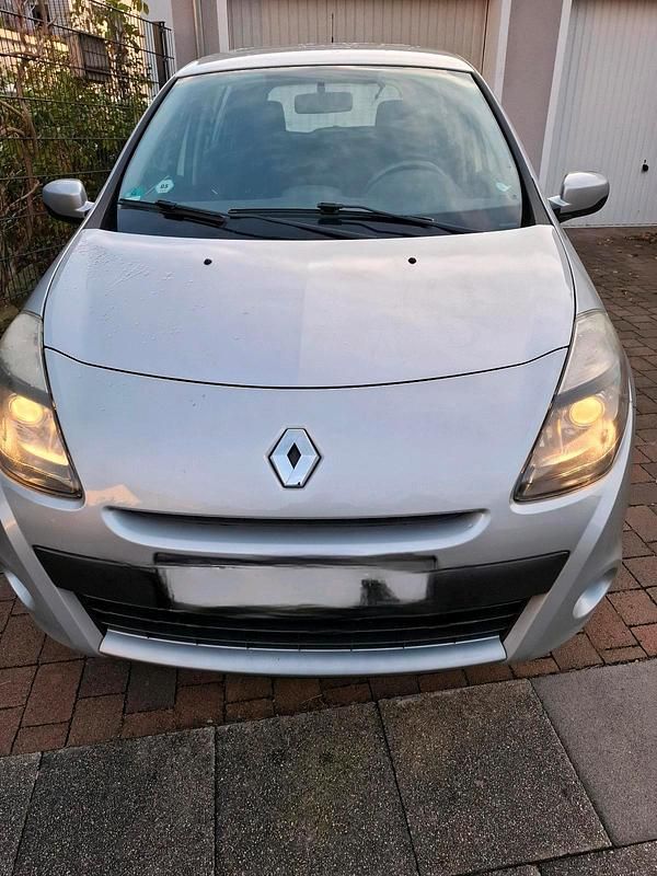 Silber Gebraucht 2009 Renault Clio III Kleinwagen | 2.900 € (Superpreis) - Bild 1/4