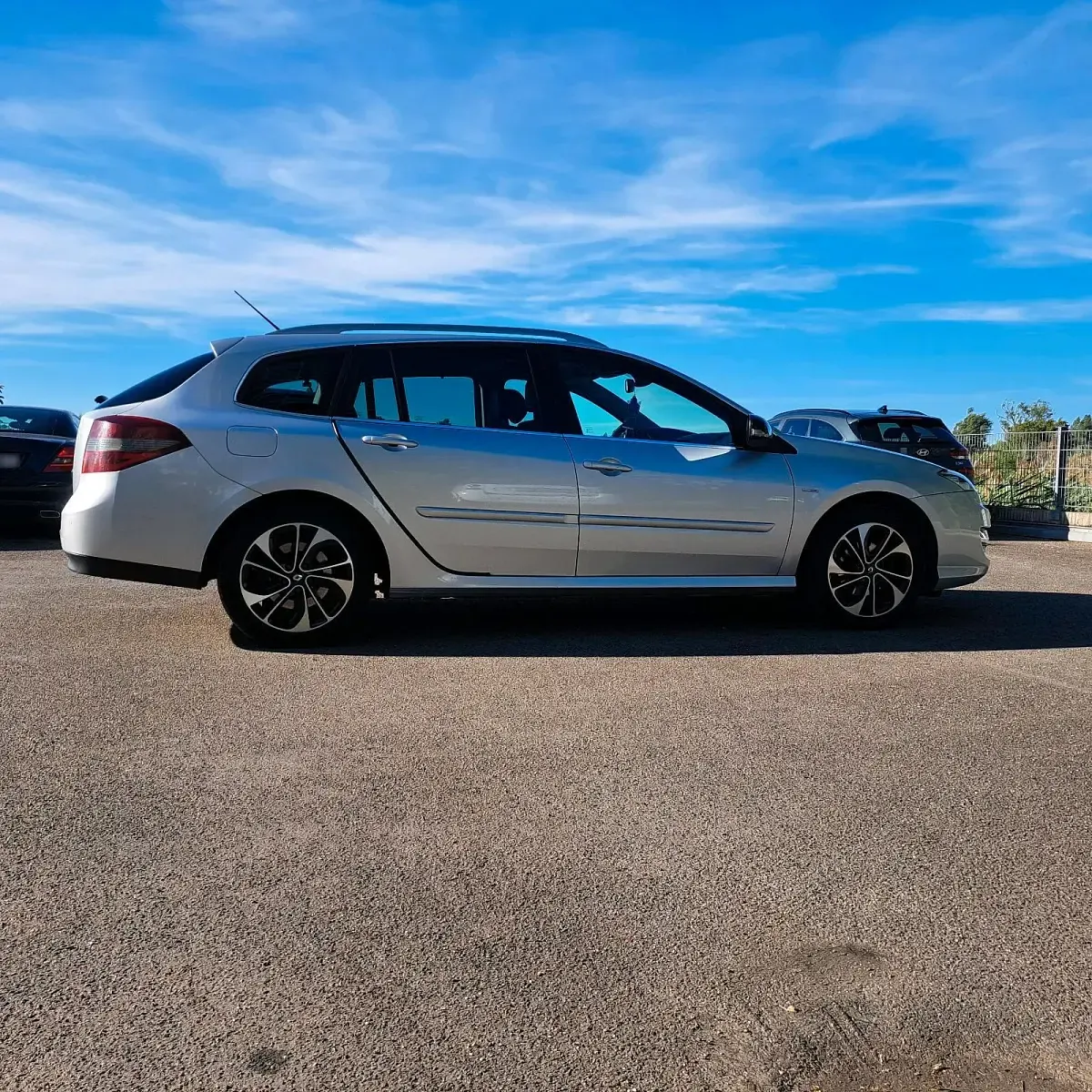 Gebraucht Renault Laguna III 110 PS (80 kW) 2014 Grau Kombi