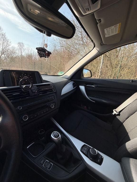 Gebraucht BMW 114 102 PS (75 kW) 2012 Weiß Kleinwagen