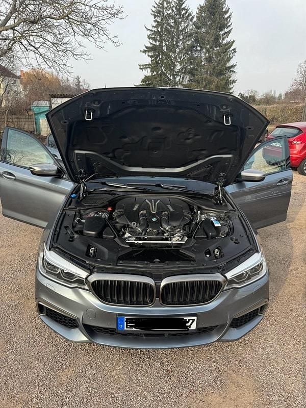 Gebraucht BMW M550 462 PS (339 kW) 2017 Silber Limousine
