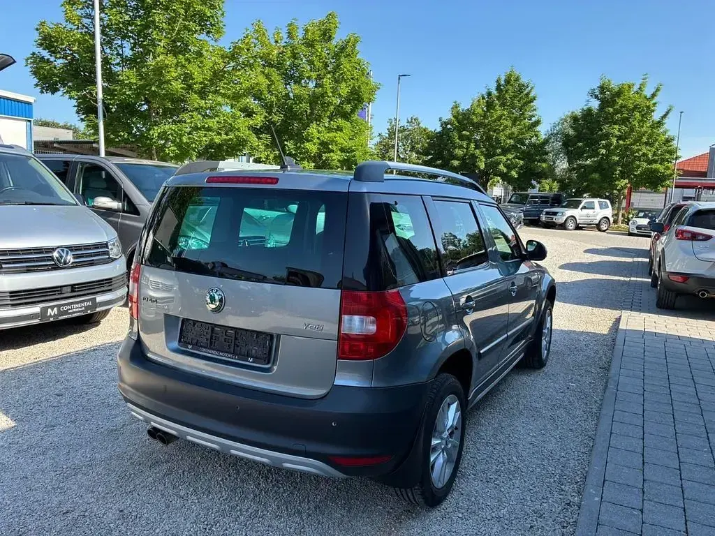 Gebraucht Skoda Yeti Elegance 110 PS (80 kW) 2013 Grau SUV