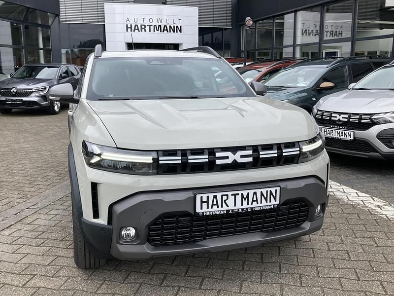 Weiß Gebraucht 2024 Dacia Duster Essentiel SUV | 19.680 € (Superpreis) - Bild 1/3