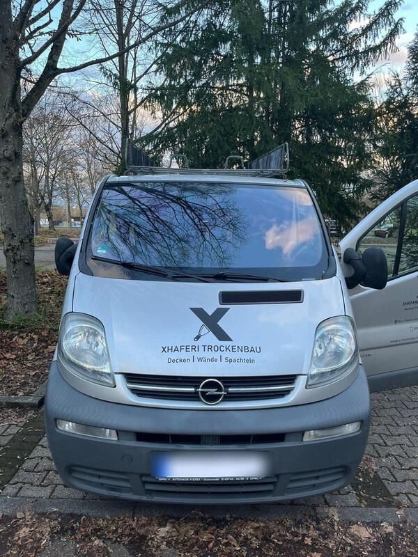 Silber Gebraucht 2002 Opel Vivaro Van | 3.900 € (Fairer Preis) - Bild 1/4