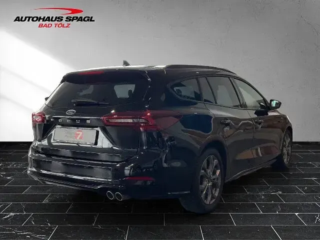 Gebraucht Ford Focus ST-Line 120 PS (88 kW) 2023 Obsidianschwarz (schwarz) Kombi
