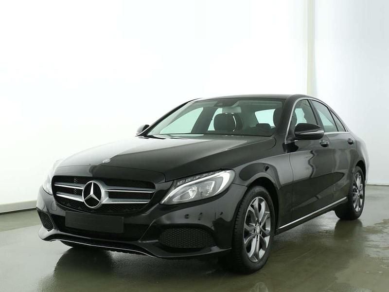 Schwarz Gebraucht 2016 Mercedes C180 Avantgarde Limousine | 18.450 € (Etwas zu teuer) - Bild 1/4