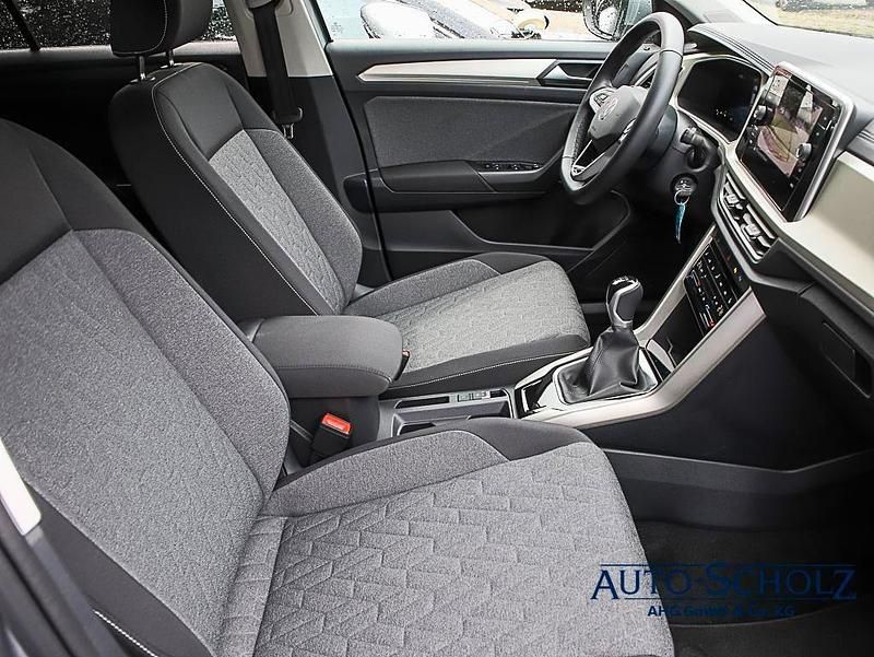 Gebraucht VW T-Roc Move 116 PS (85 kW) 2024 Silber SUV