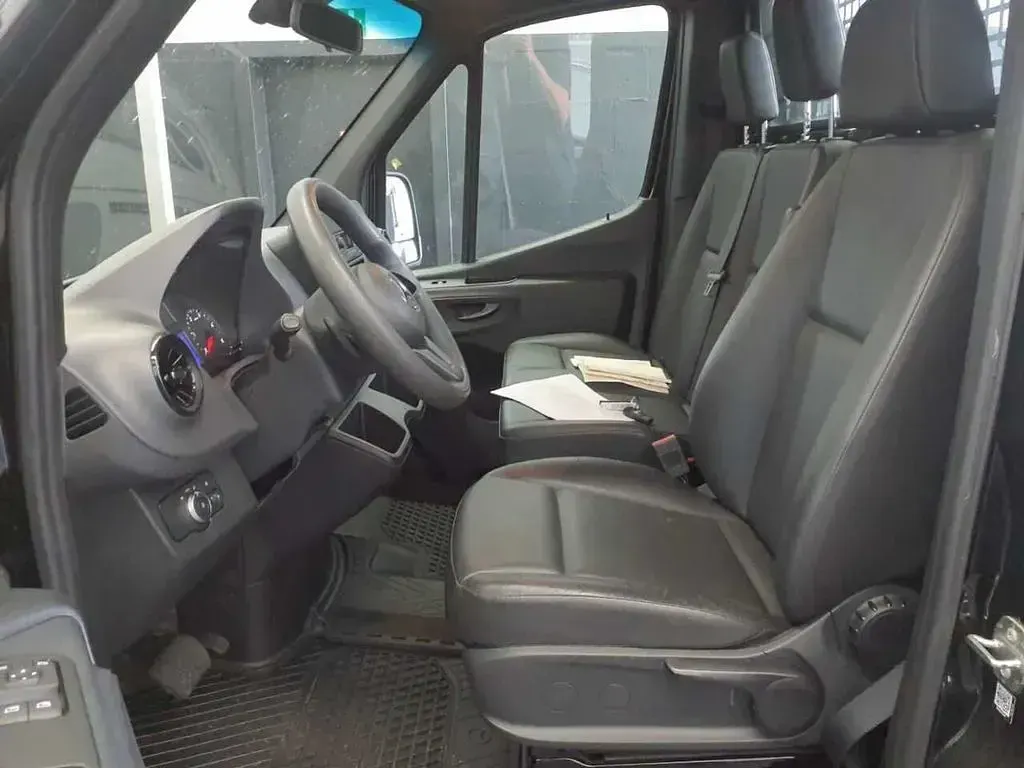 Gebraucht Mercedes Sprinter 150 PS (110 kW) 2023 Schwarz Van