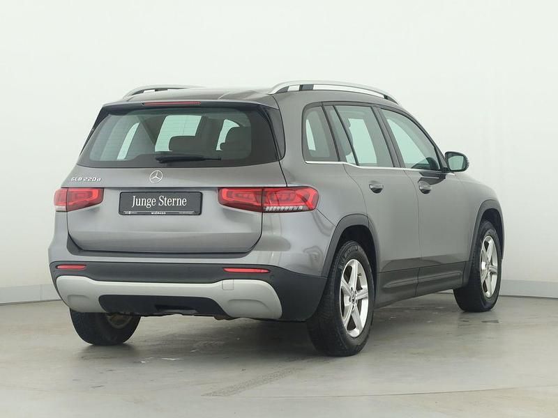 Gebraucht Mercedes GLB220 Style 190 PS (139 kW) 2023 Metalliclack mountaingrau SUV
