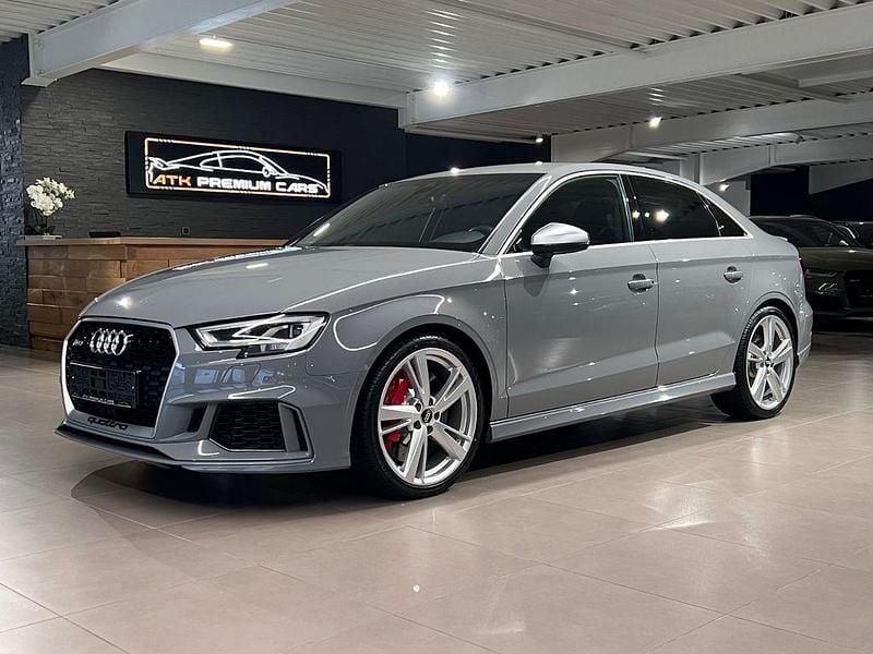 Grau Gebraucht 2018 Audi RS3 Sport Limousine | 41.990 € (Etwas zu teuer) - Bild 1/4
