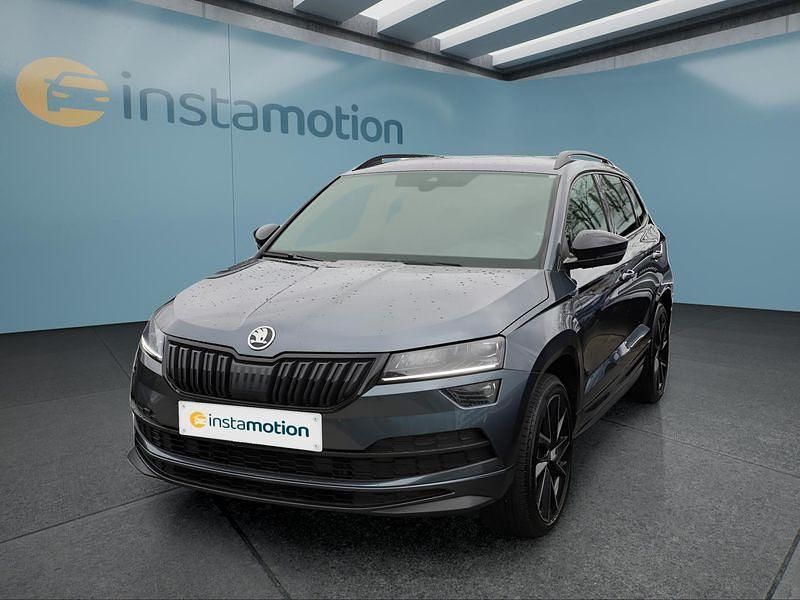 Grau Gebraucht 2021 Skoda Karoq SUV | 29.699 € (Etwas zu teuer) - Bild 1/4