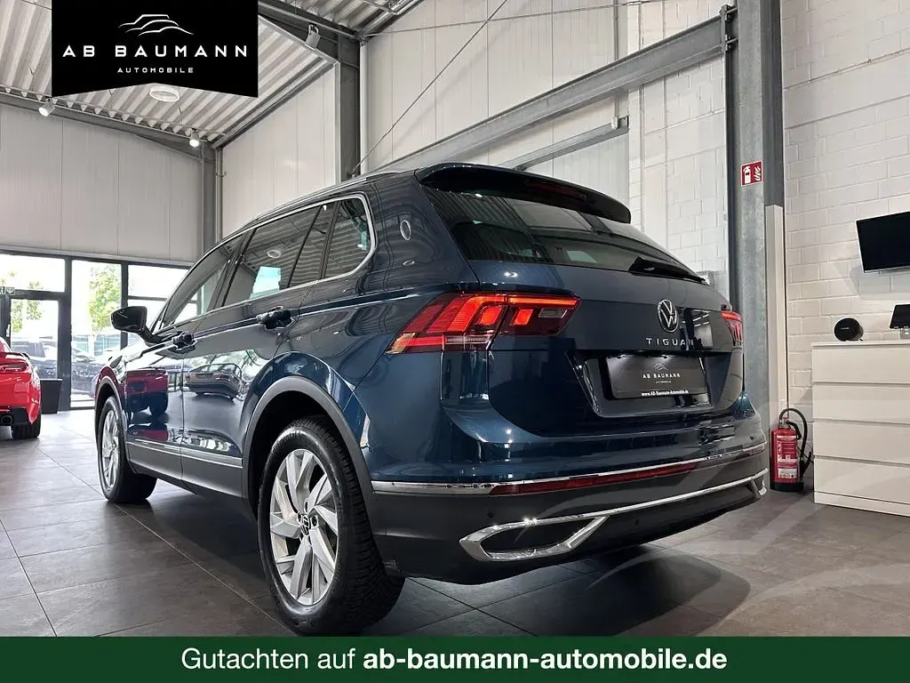Gebraucht VW Tiguan Elegance 150 PS (110 kW) 2020 Blau nightshade blue metallic (metallic) SUV