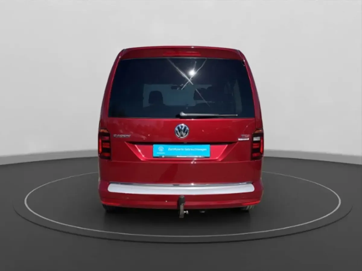 Usata VW Caddy Trendline 150 CV (110 kW) 2016 Rosso Monovolume