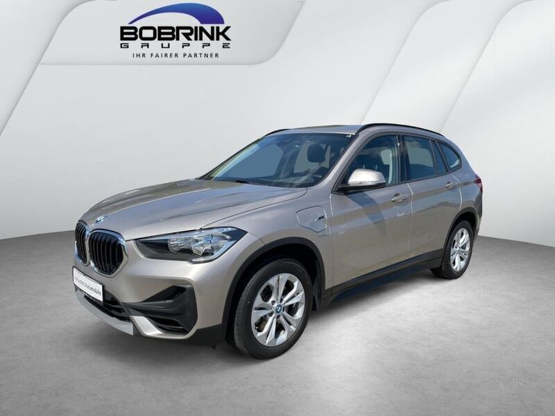 Silber Gebraucht 2022 BMW X1 Advantage SUV | 23.840 € (Guter Preis) - Bild 1/4