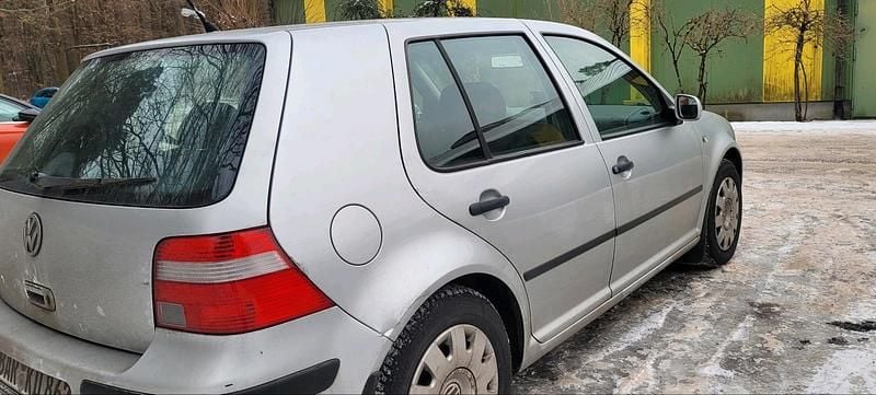Silber Gebraucht 2005 VW Golf IV Kleinwagen | 650 € (Superpreis) - Bild 1/4
