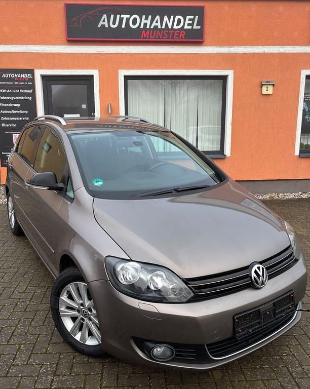 Braun Gebraucht 2011 VW Golf Style Limousine | 6.990 € (Etwas zu teuer) - Bild 1/4