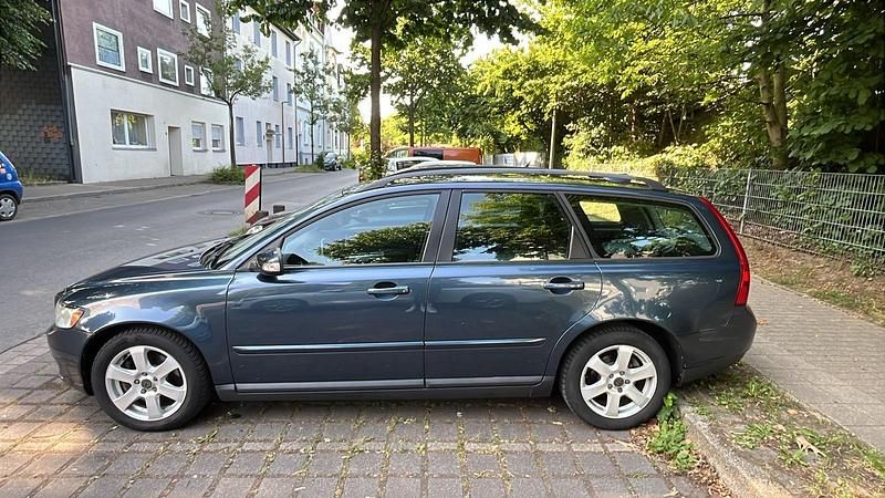 Gebraucht Volvo V50 136 PS (100 kW) 2008 Blau Kombi